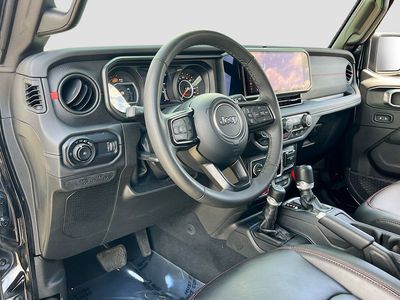 2025 Jeep Wrangler - Photo 9