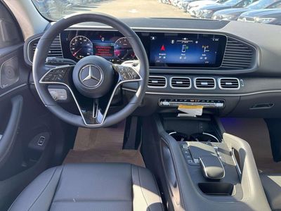 2026 Mercedes-Benz GLE — detail view