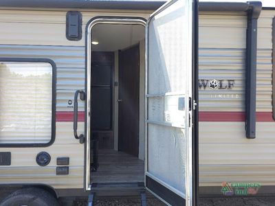 2019 Forest River Cherokee Grey Wolf — photo 12 view