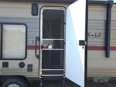 2019 Forest River Cherokee Grey Wolf — photo 11 view