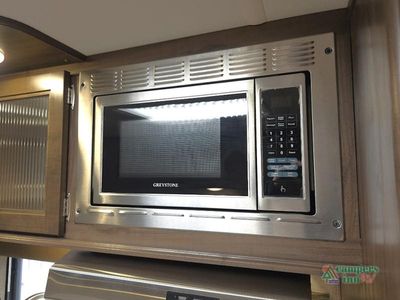2019 Forest River Cherokee Grey Wolf — photo 23 view