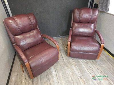 2019 Forest River Cherokee Grey Wolf — photo 34 view
