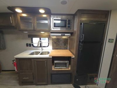 2019 Forest River Cherokee Grey Wolf — photo 17 view