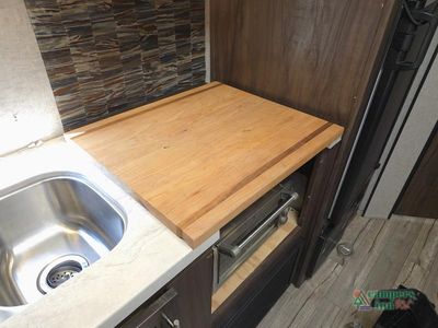 2019 Forest River Cherokee Grey Wolf — photo 20 view