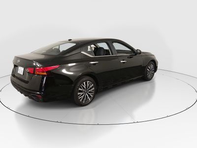 2025 Nissan Altima — photo 7 view