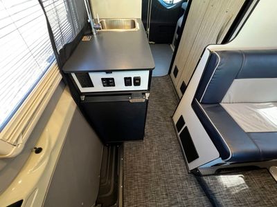 2022 Winnebago REVEL - Photo 11