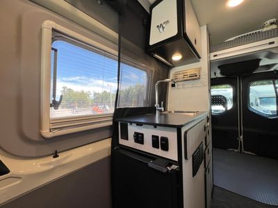 2022 Winnebago REVEL - Photo 7