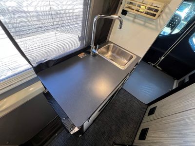 2022 Winnebago REVEL - Photo 8