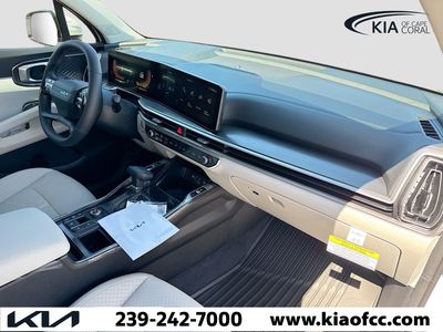 2026 Kia Sorento — photo 8 view