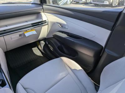 2026 Hyundai TUCSON HYBRID — photo 18 view