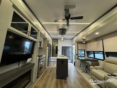 2025 Palomino Columbus - Photo 8