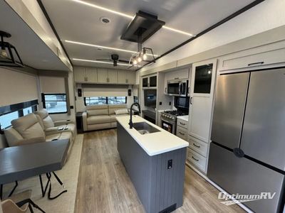 2025 Palomino Columbus - Photo 4