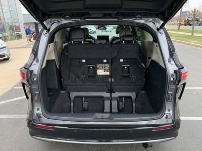 2025 Toyota Sienna Limited - Photo 28