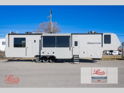 2026 Momentum 395MT - Photo 10