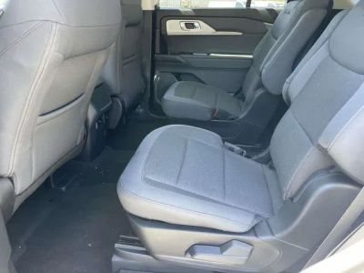 2026 Ford Explorer — photo 8 view