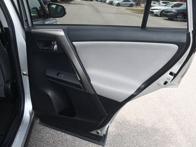 2014 Toyota RAV4 - Photo 19