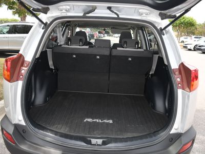2014 Toyota RAV4 - Photo 17