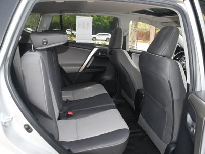 2014 Toyota RAV4 - Photo 18
