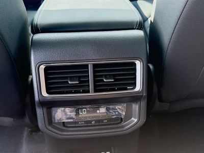 2026 Volkswagen Atlas — photo 19 view