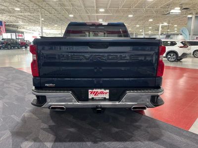 2022 Chevrolet Silverado 1500 — interior view