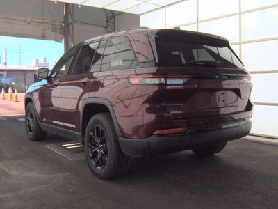 2024 Jeep Grand Cherokee - Photo 2