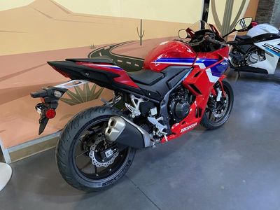 2025 Honda CBR500R - Photo 4
