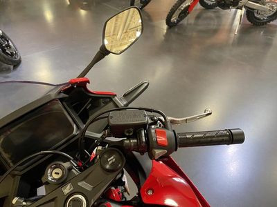 2025 Honda CBR500R - Photo 9