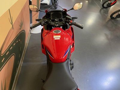 2025 Honda CBR500R - Photo 7