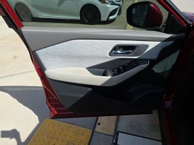2023 Nissan Rogue — photo 11 view