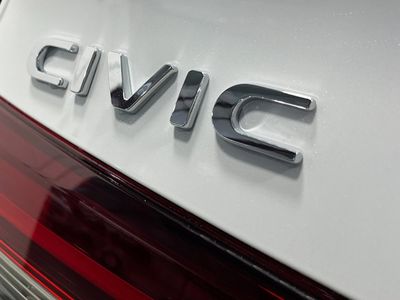 2026 Honda Civic Sedan Hybrid - Photo 9