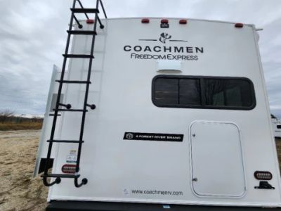 2025 Coachmen Freedom Express Ultra Lite - Photo 2
