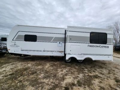 2025 Coachmen Freedom Express Ultra Lite - Photo 8