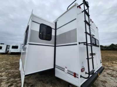 2025 Coachmen Freedom Express Ultra Lite - Photo 3