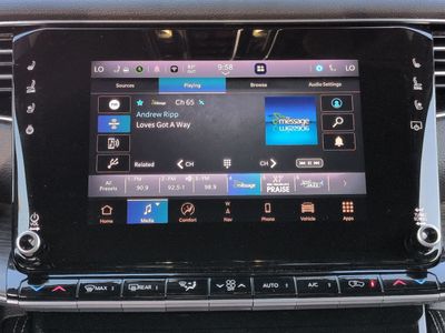 2024 Jeep Wagoneer - Photo 18