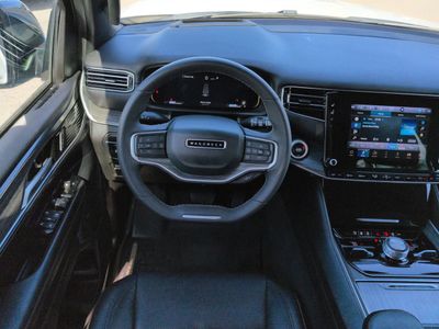 2024 Jeep Wagoneer - Photo 16