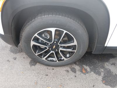 2025 Chevrolet Trailblazer — photo 10 view