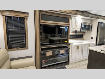 2025 Keystone RV Montana - Photo 29