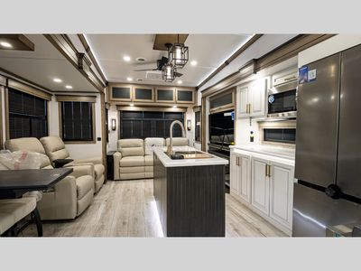 2025 Keystone RV Montana - Photo 39