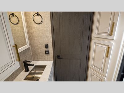 2025 Keystone RV Montana - Photo 20