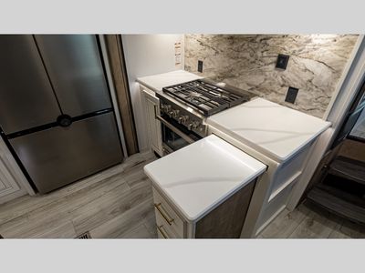 2025 Keystone RV Montana - Photo 33