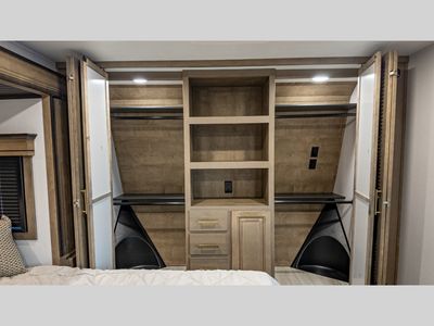 2025 Keystone RV Montana - Photo 15