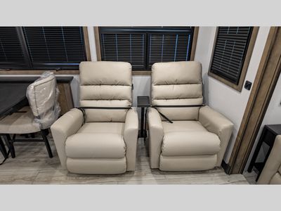 2025 Keystone RV Montana - Photo 25