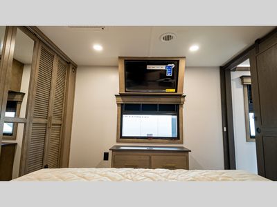 2025 Keystone RV Montana - Photo 14