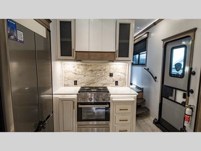 2025 Keystone RV Montana - Photo 32