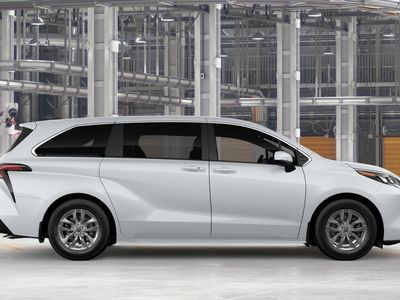 2026 Toyota Sienna — photo 12 view