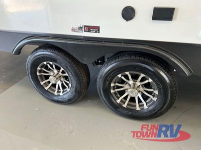 2025 Ember RV E-Series - Photo 10