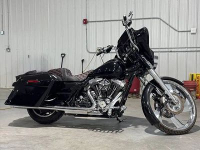 2013 Harley-Davidson® FLHX - Street Glide® — front three-quarter view
