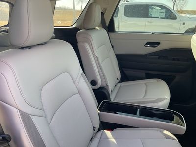 2026 Nissan Pathfinder - Photo 18
