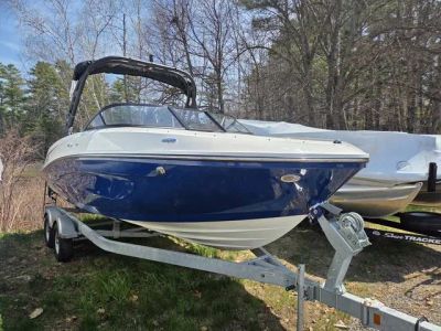 2026 Bayliner VR6 OB — front three-quarter view