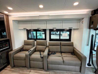 2026 Jayco Precept - Photo 12